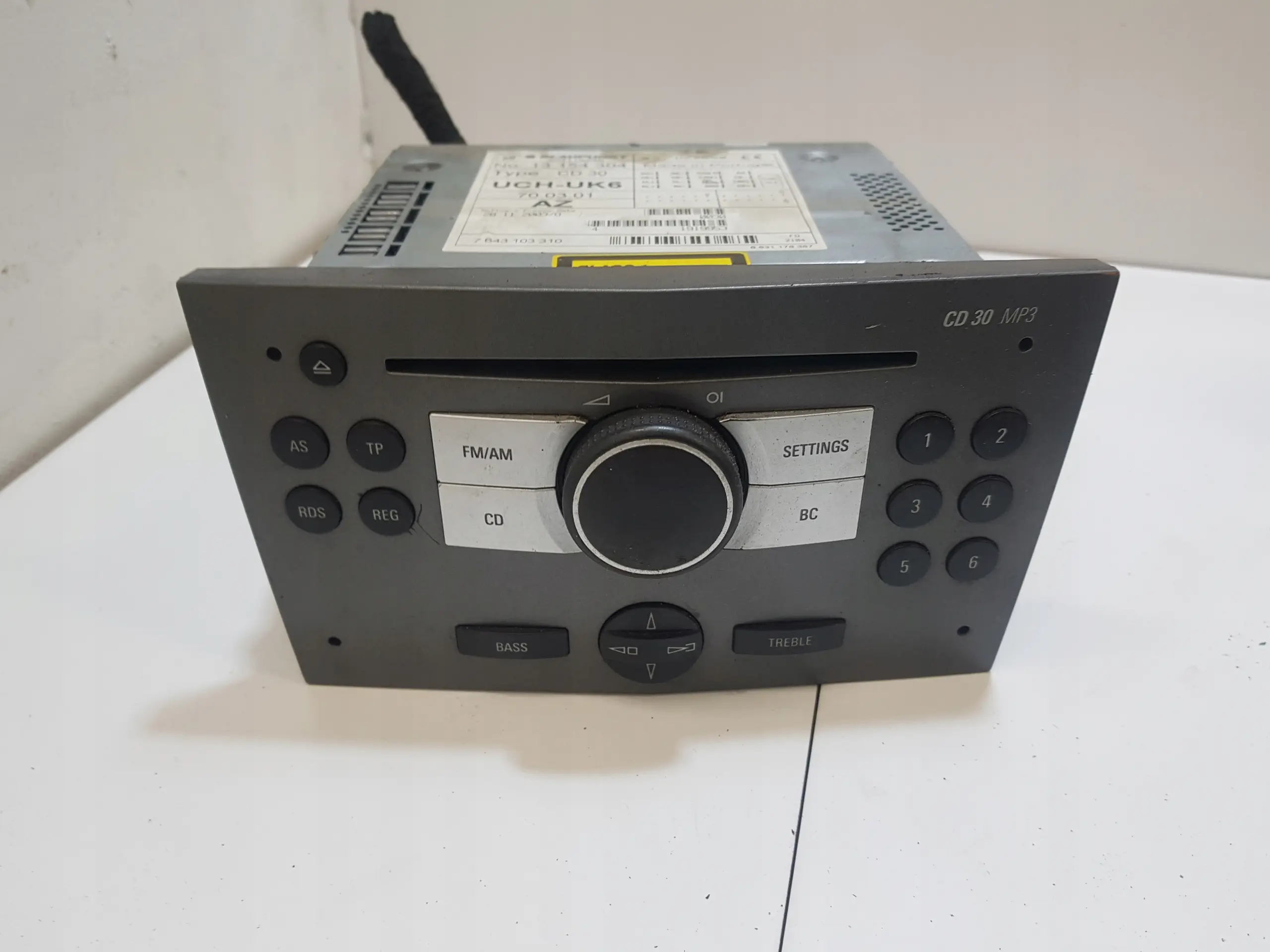 opel astra h radio fabryczne - Czy radio CD30 ma AUX