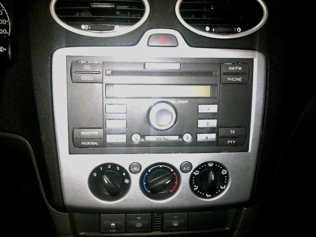 jak ustawić godzinę radio sony ford focus mk2 - Jak ustawić datę w Ford Focus
