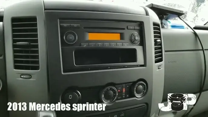 jak wyjac radio mercedes sprinter - Jak zdemontować radio w Mercedesie A klasa